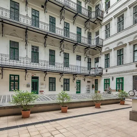 New Cozy Budapest